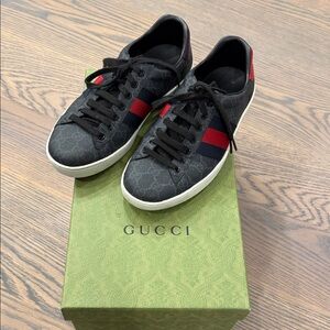 Gucci Men's Ace Black Sneakers with Red and Blue Accents